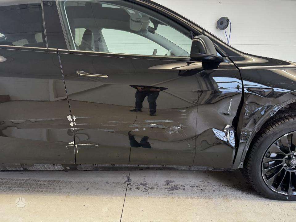 Tesla Model Y, 75 kWh, hatchback