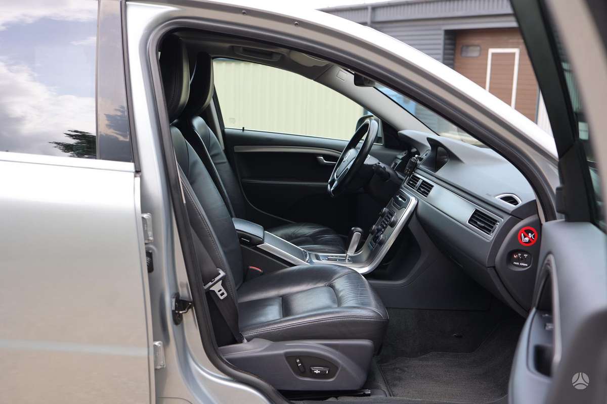 Volvo V70, 2.0 l., Универсал