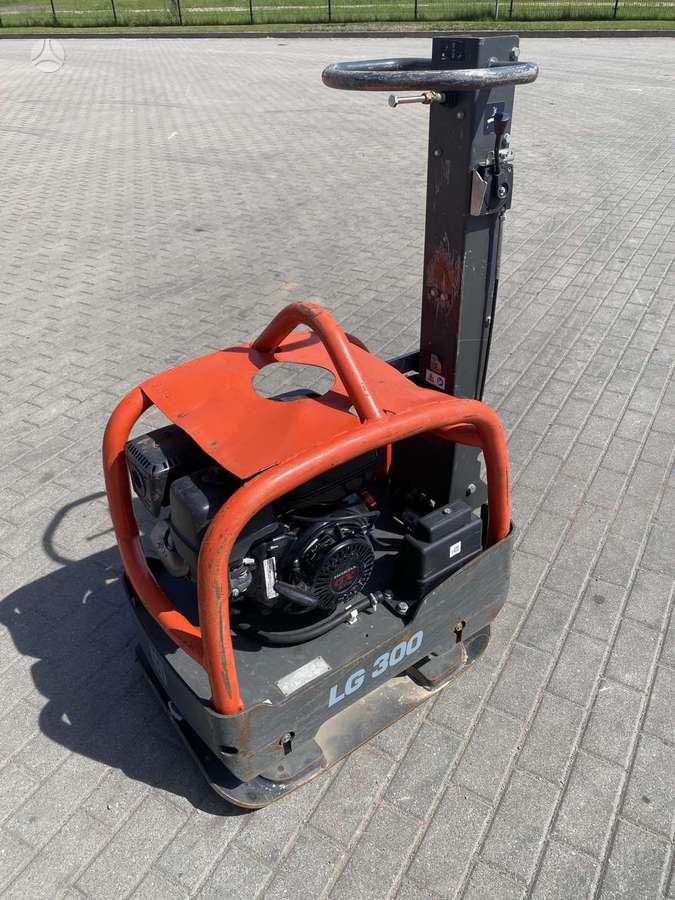 -Kita- Husqvarna L200, vibrator / compactor