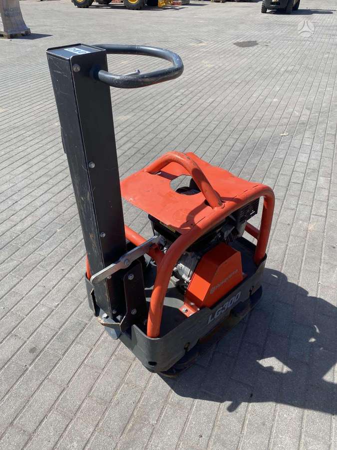 -Kita- Husqvarna L200, vibrator / compactor