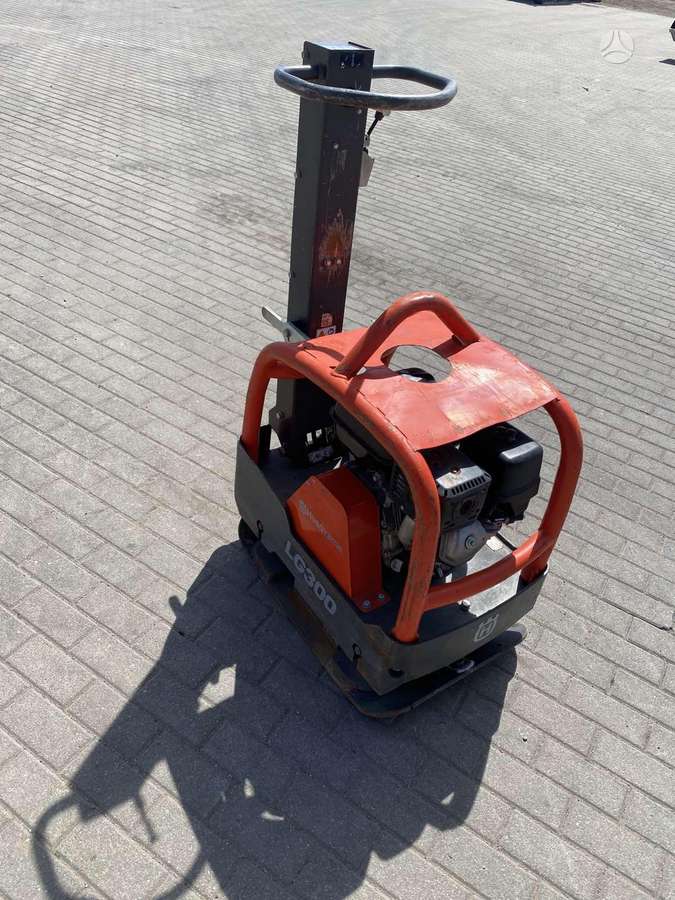 -Kita- Husqvarna L200, vibrator / compactor