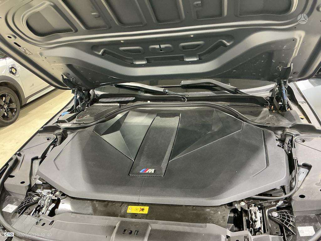 BMW i5, sedanas