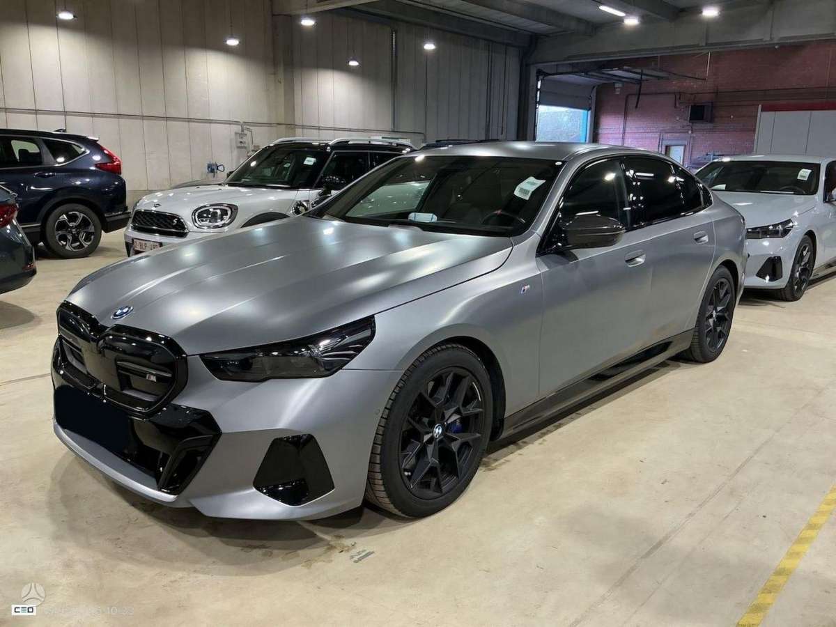 BMW i5, sedanas