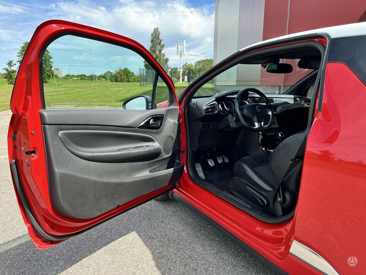 Citroen DS3, 1.6 l., hatchback