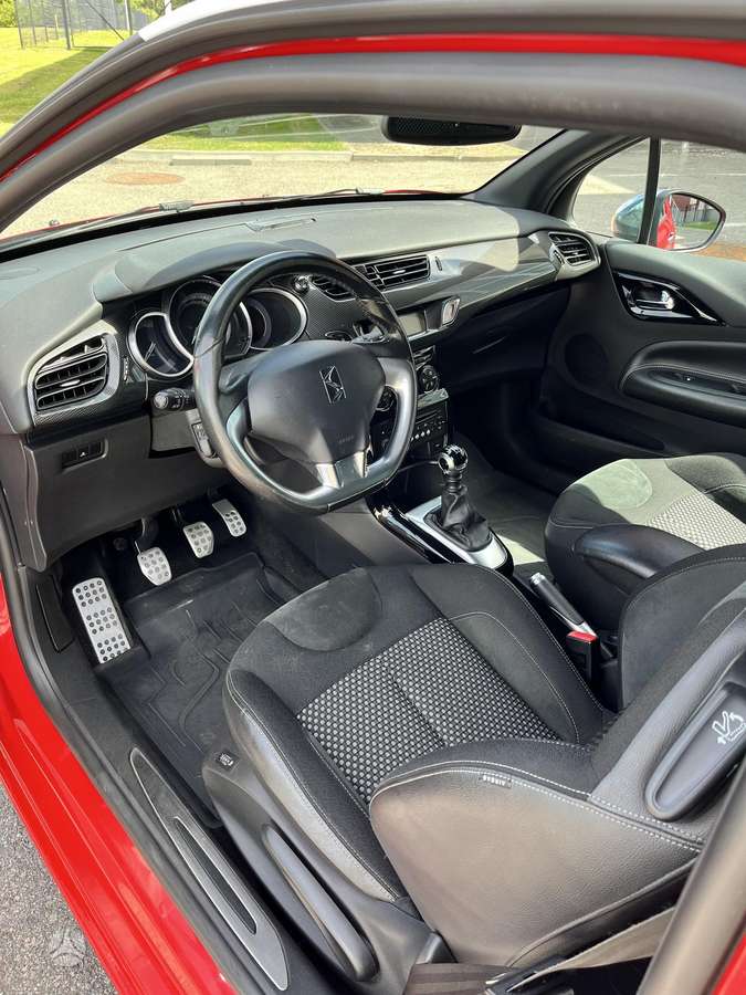 Citroen DS3, 1.6 l., hatchback