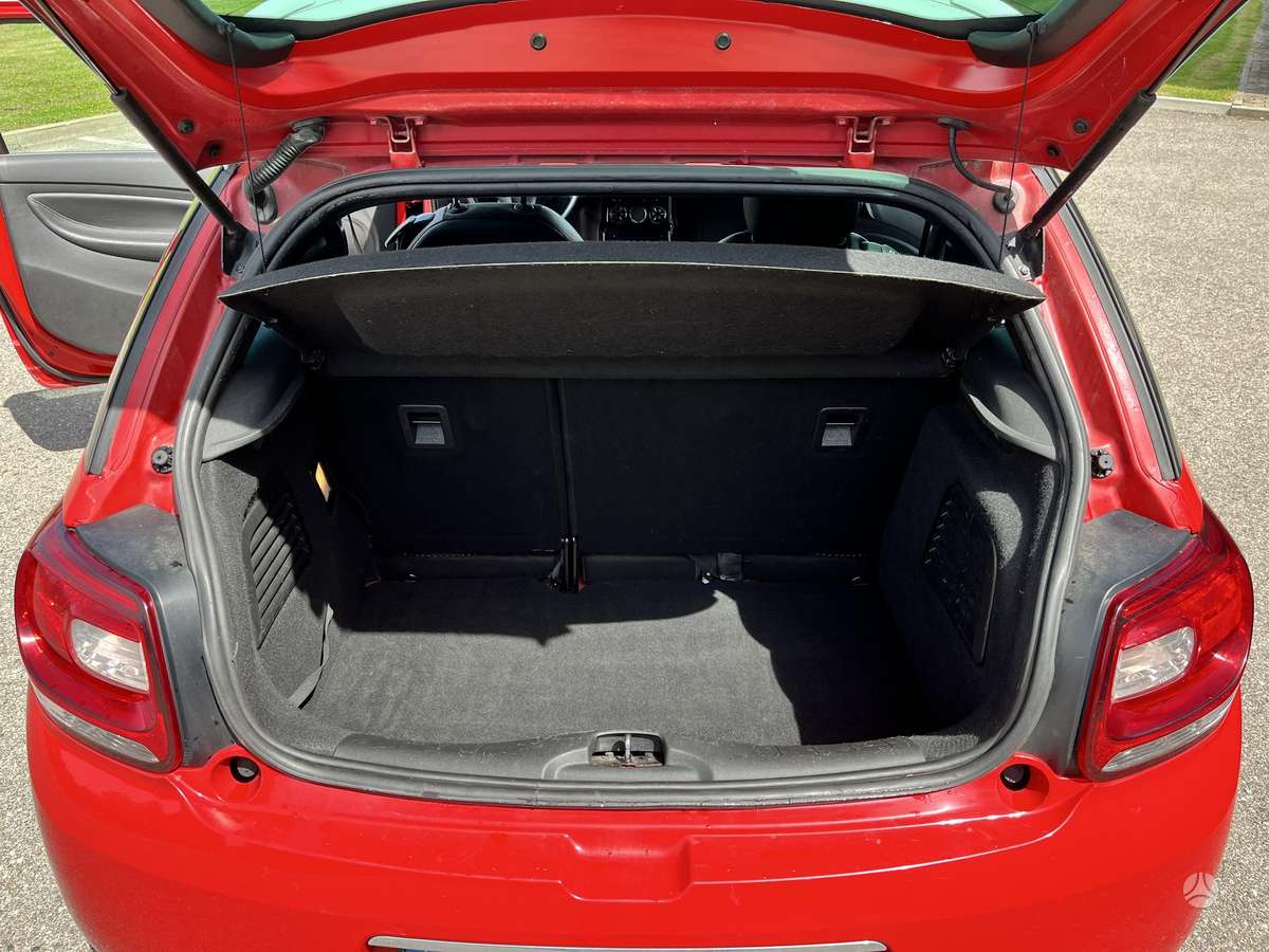 Citroen DS3, 1.6 l., hatchback