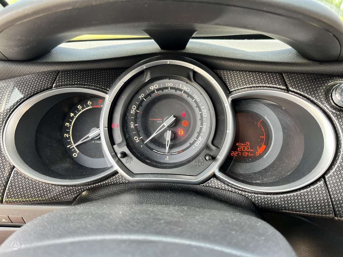 Citroen DS3, 1.6 l., hatchback