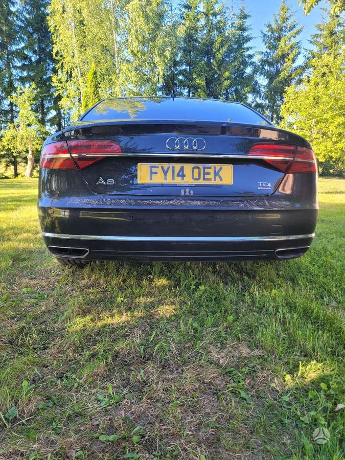 Audi A8, 4.1 l., Седан
