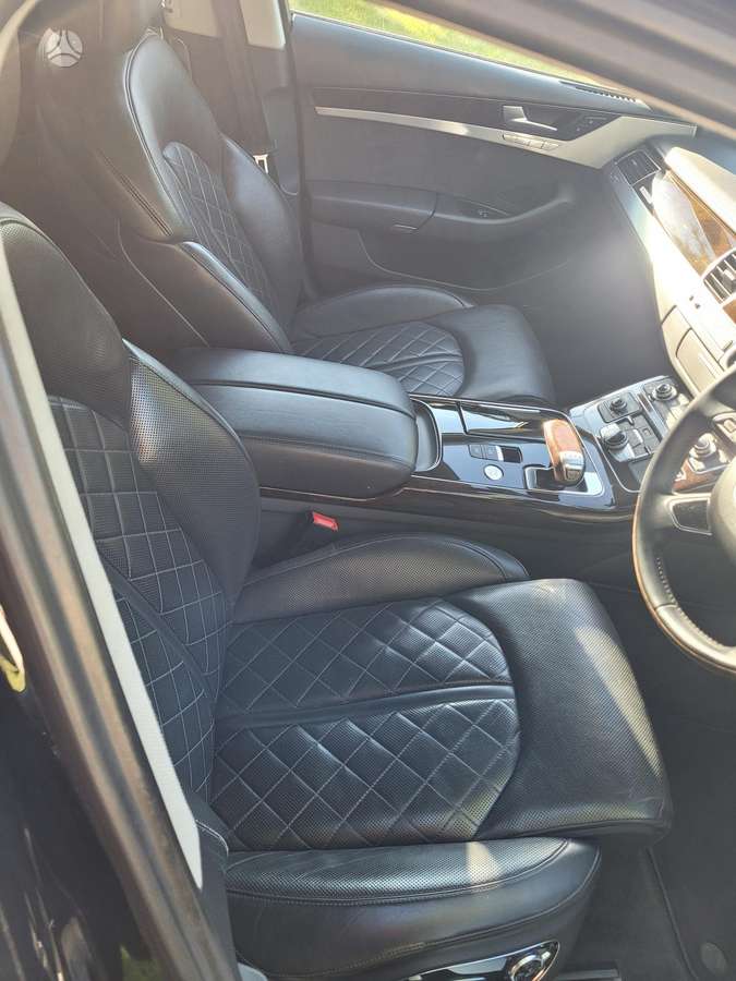 Audi A8, 4.1 l., Седан