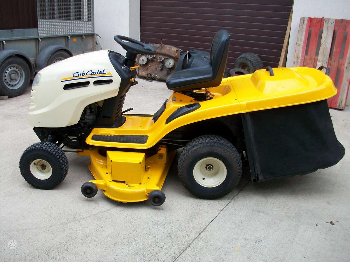 CUB CADET HYDROSTAT, sodo traktoriai