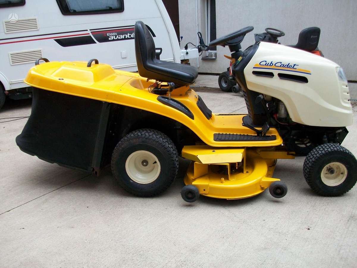 CUB CADET HYDROSTAT, sodo traktoriai