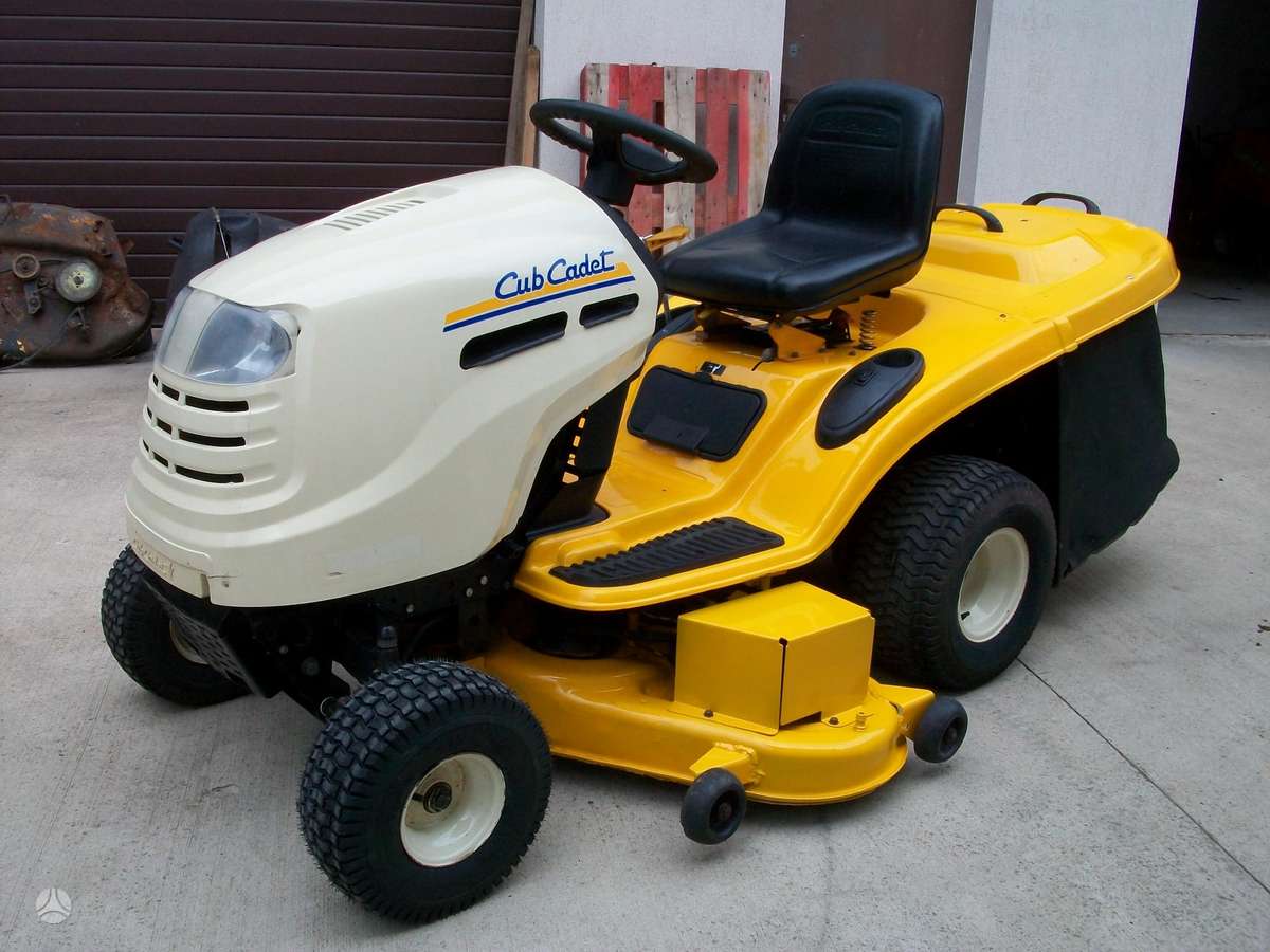 CUB CADET HYDROSTAT, sodo traktoriai