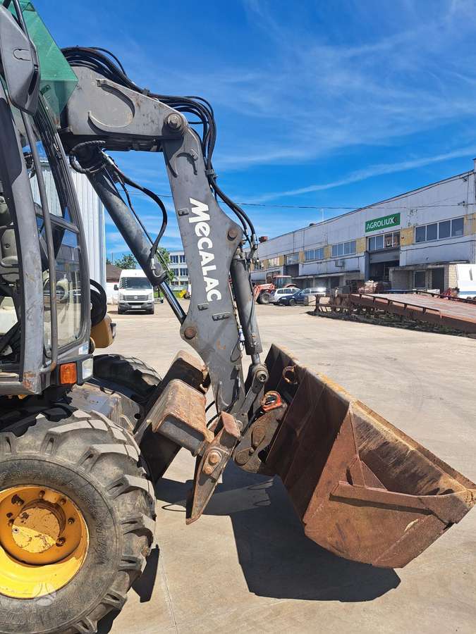 Mecalac 12MXT, ekskavatori