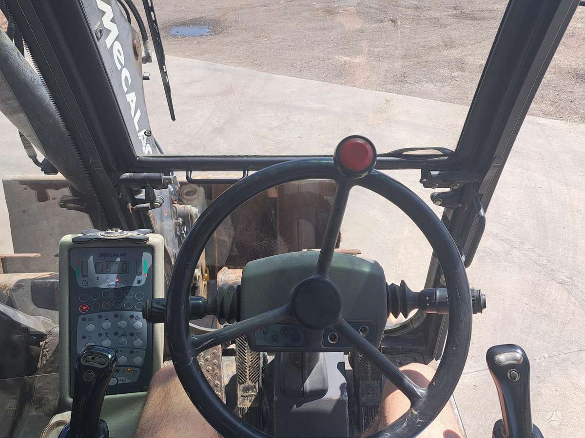 Mecalac 12MXT, ekskavatori