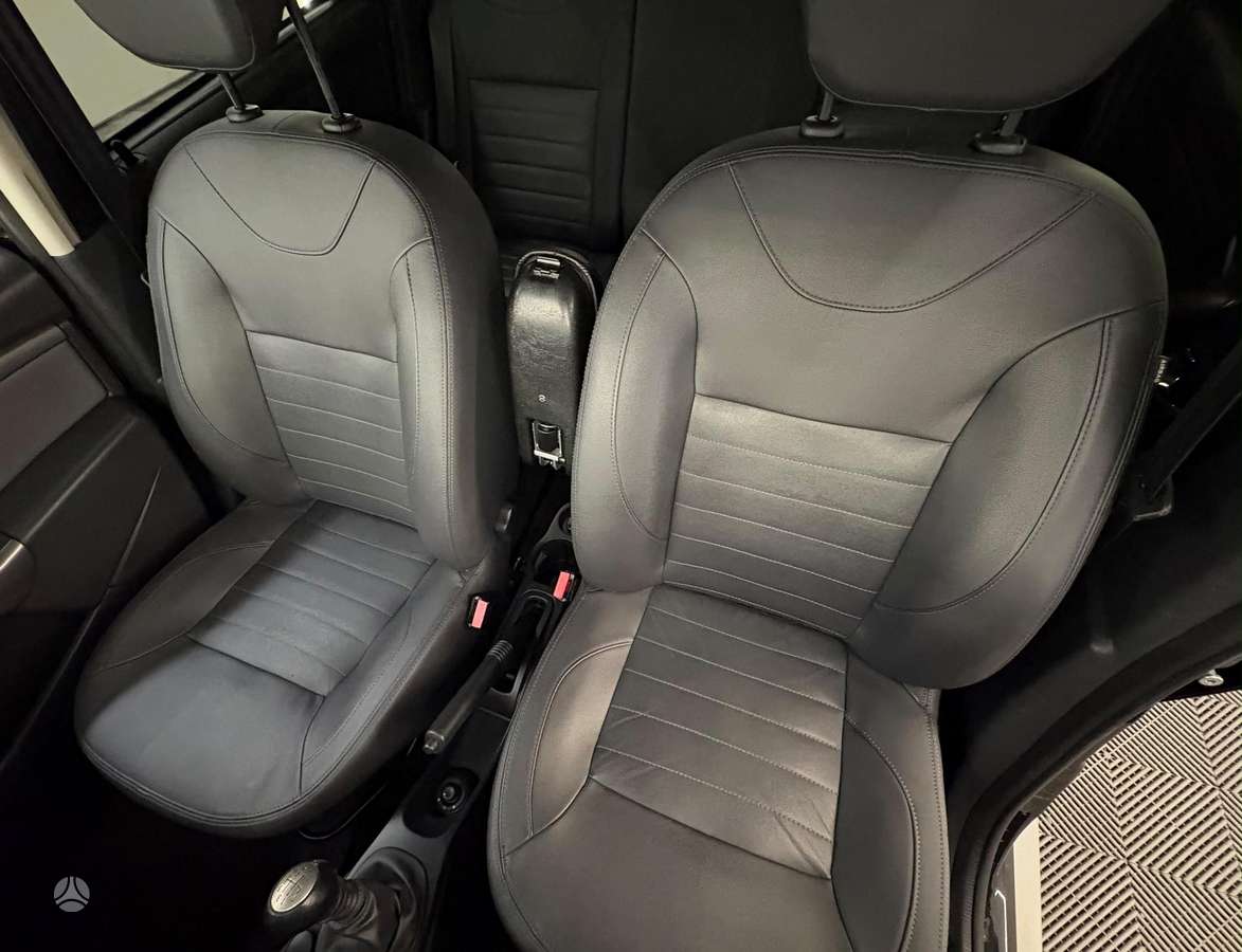 Dacia Duster, 1.2 l., Внедорожник / Кроссовер