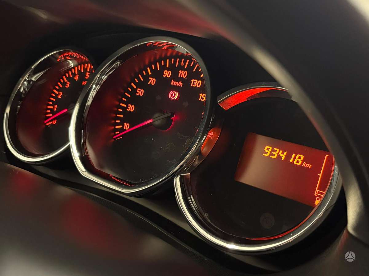 Dacia Duster, 1.2 l., Внедорожник / Кроссовер