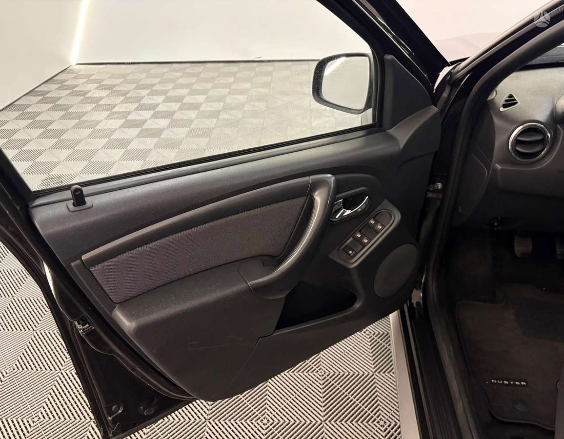 Dacia Duster, 1.2 l., Внедорожник / Кроссовер