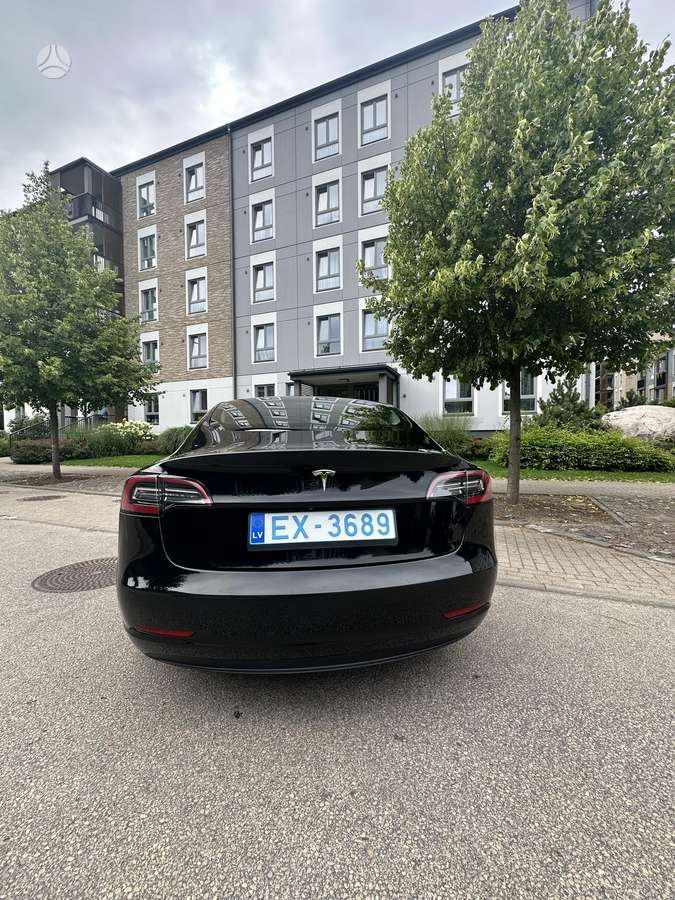 Tesla Model 3 - 6