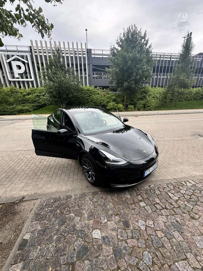 Tesla Model 3, 55 kWh, hatchback