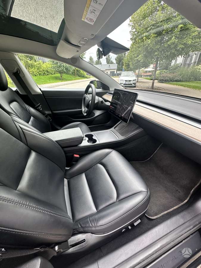 Tesla Model 3, 55 kWh, hatchback