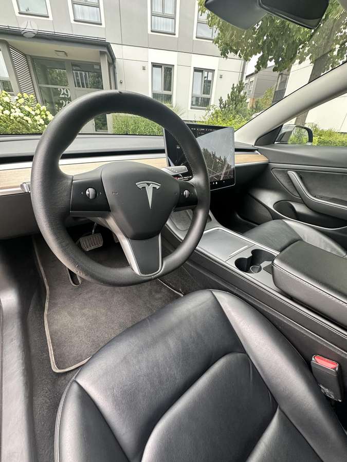 Tesla Model 3, 55 kWh, hatchback