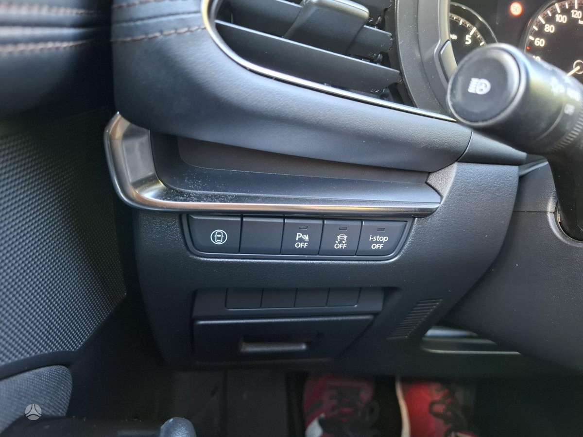 Mazda 3, 2.0 l., hatchback