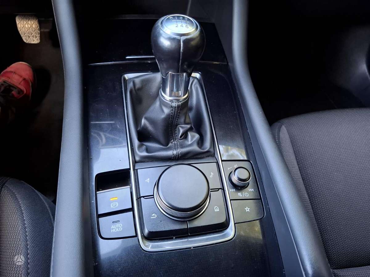 Mazda 3, 2.0 l., hatchback