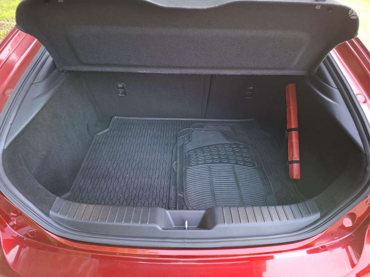 Mazda 3, 2.0 l., hatchback
