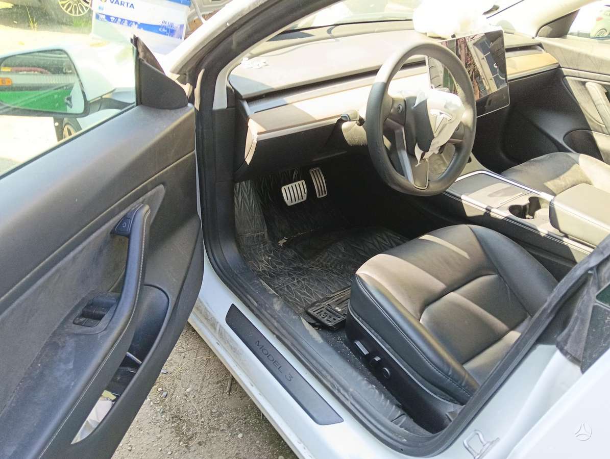 Tesla Model 3, 81 kWh, hatchback