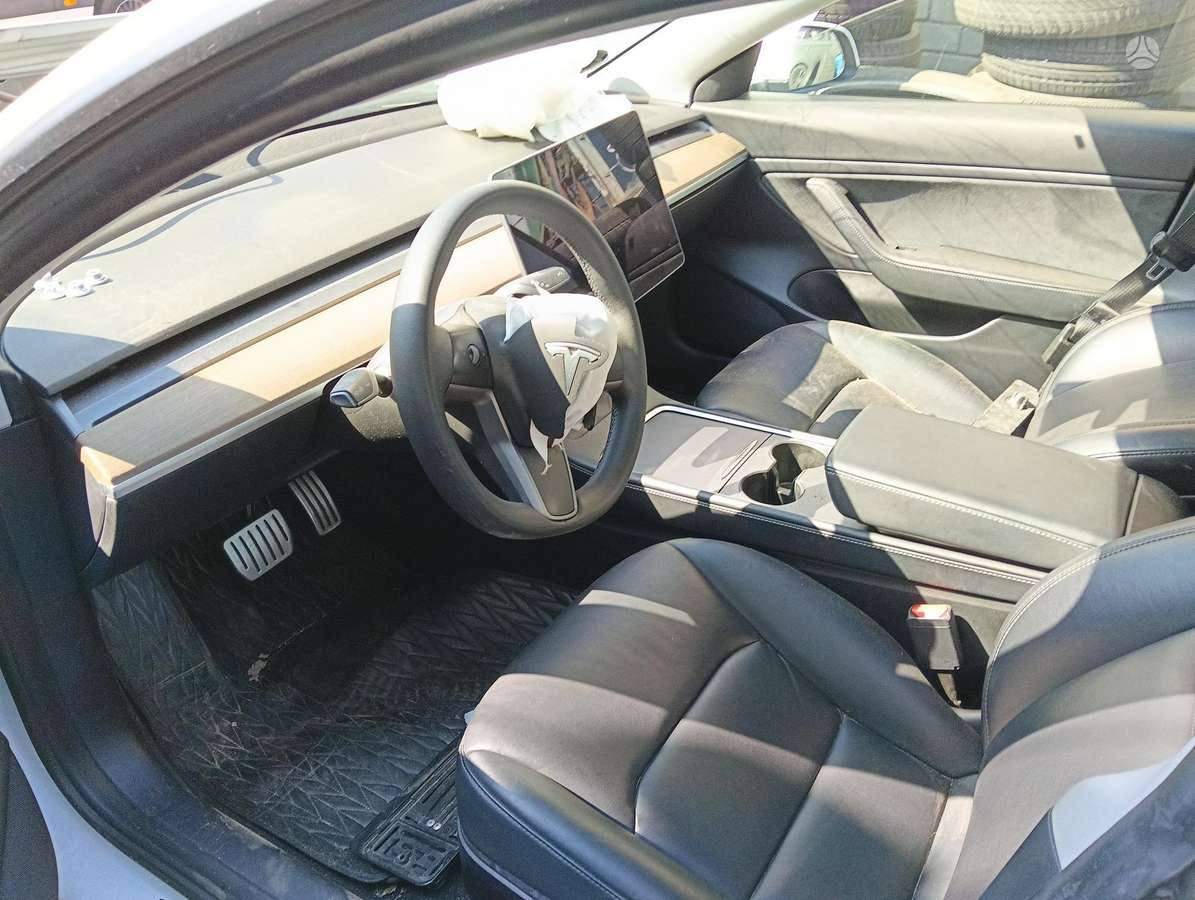 Tesla Model 3, 81 kWh, hatchback