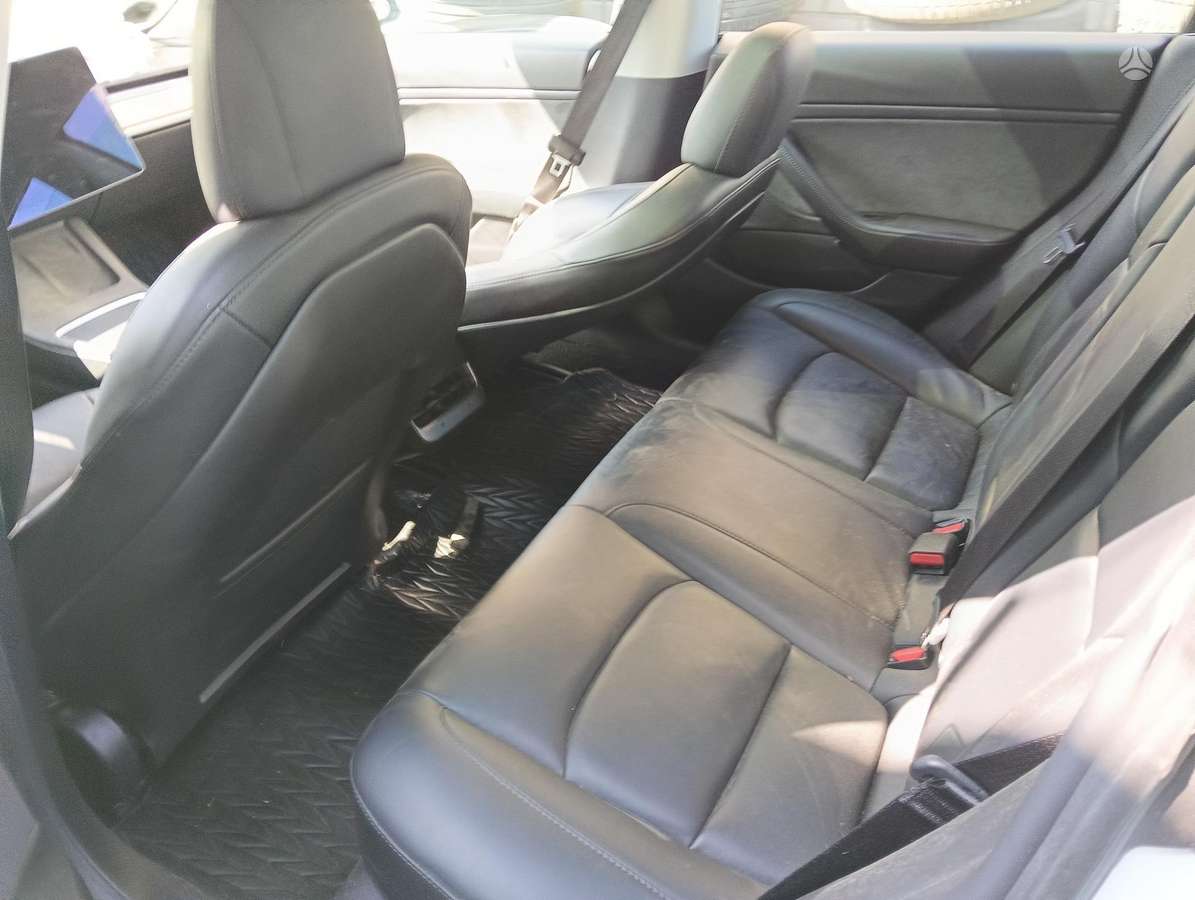Tesla Model 3, 81 kWh, hatchback