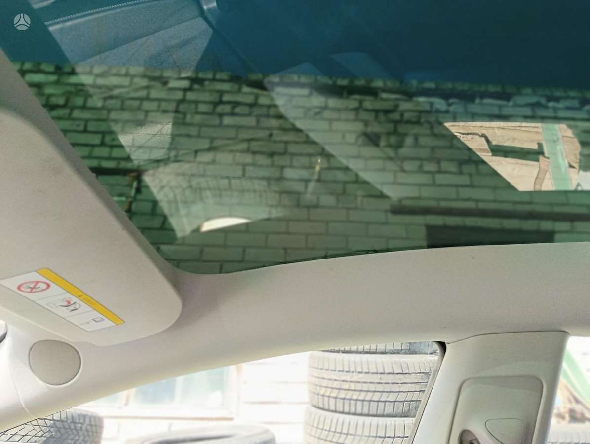 Tesla Model 3, 81 kWh, hatchback
