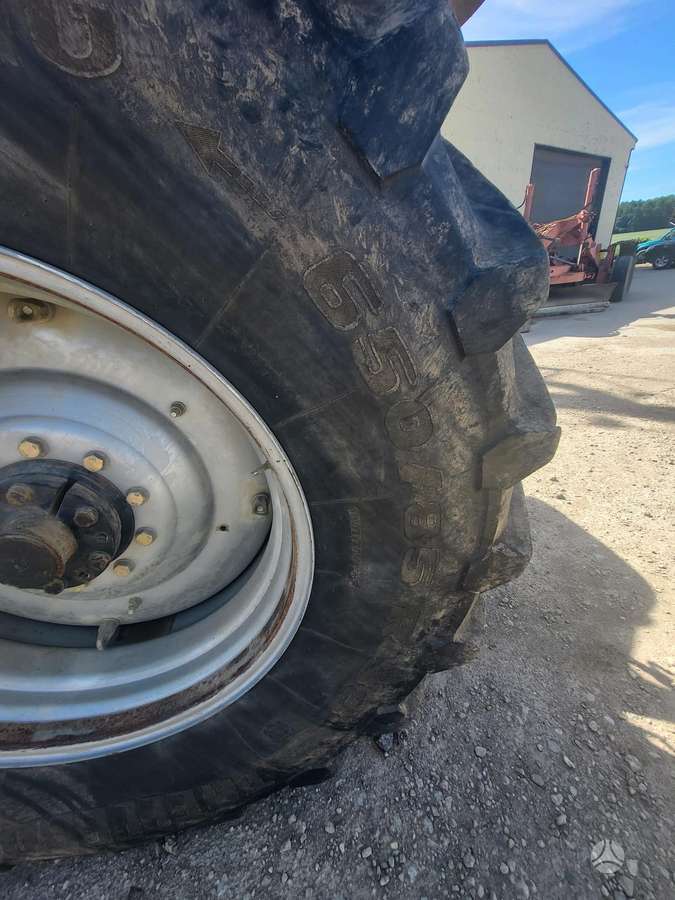 Case-IH Magnum 310, tractors