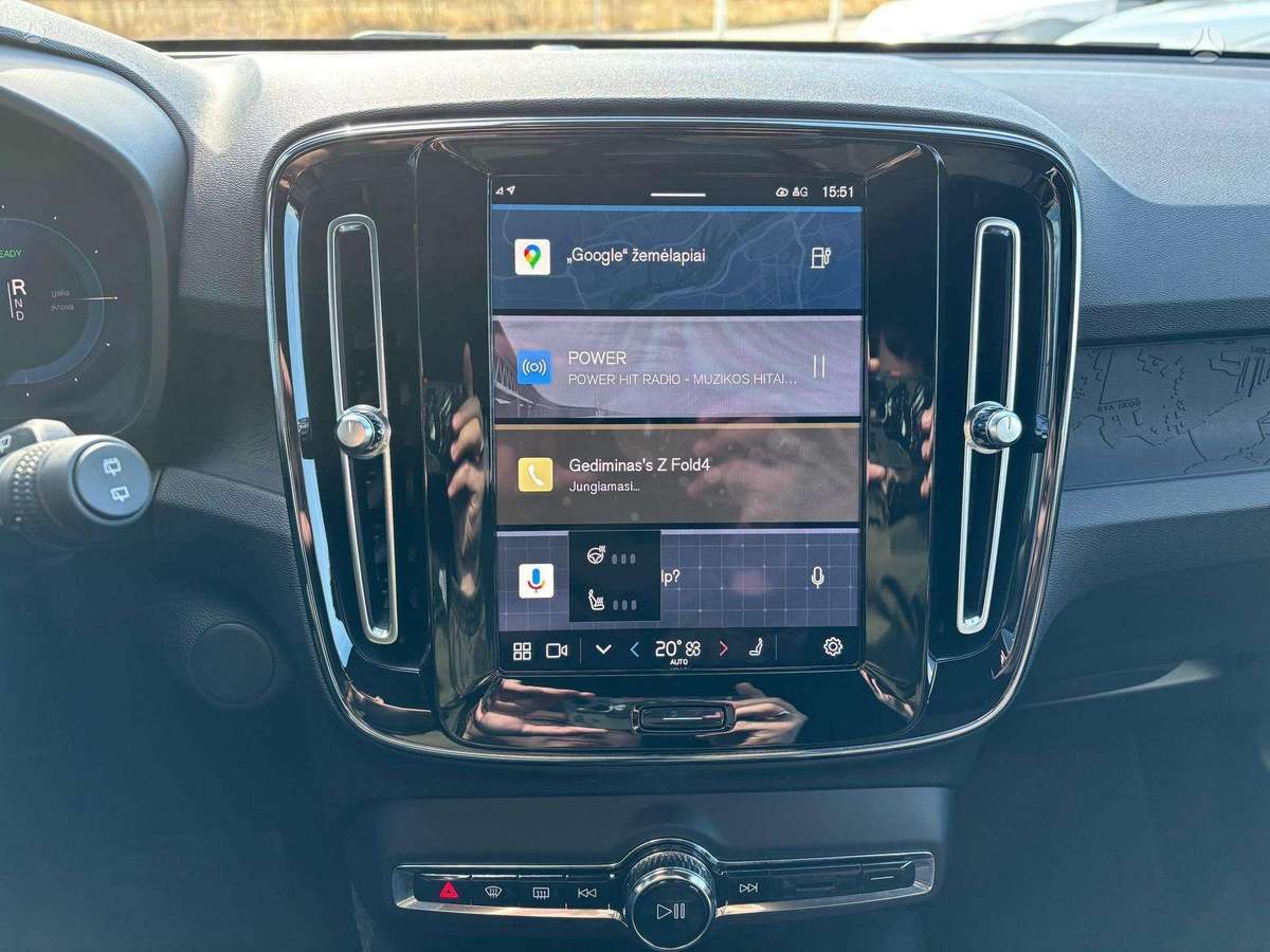 Volvo XC40, off-road / crossover