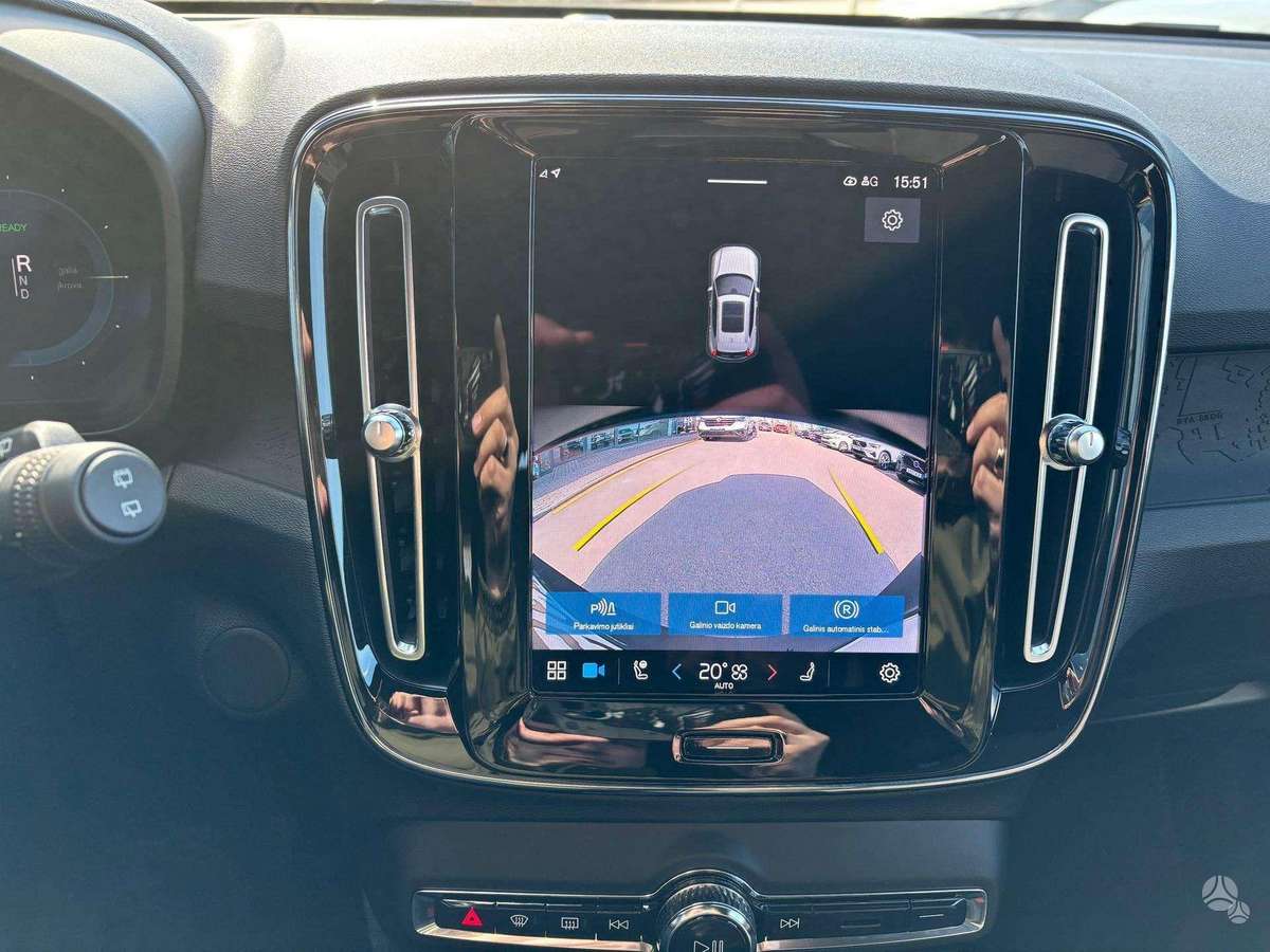 Volvo XC40, off-road / crossover