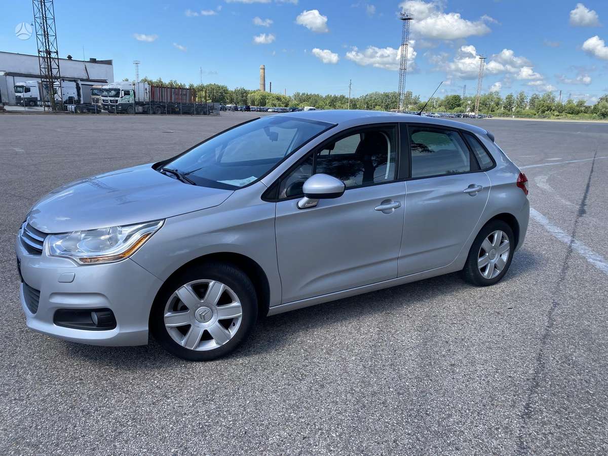 Citroen C4, 1.6 l., hatchback