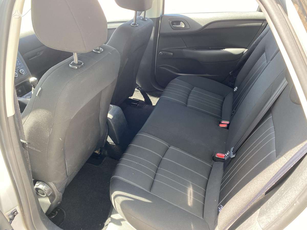 Citroen C4, 1.6 l., hatchback
