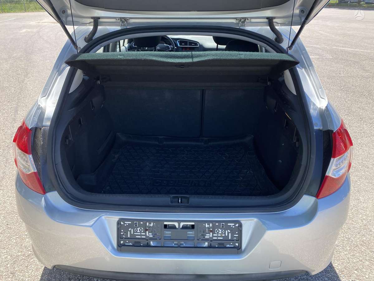 Citroen C4, 1.6 l., hatchback