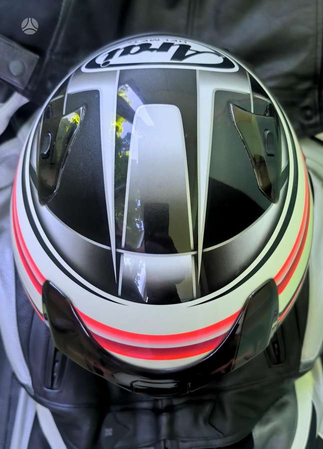 Arai Quantum, uždari