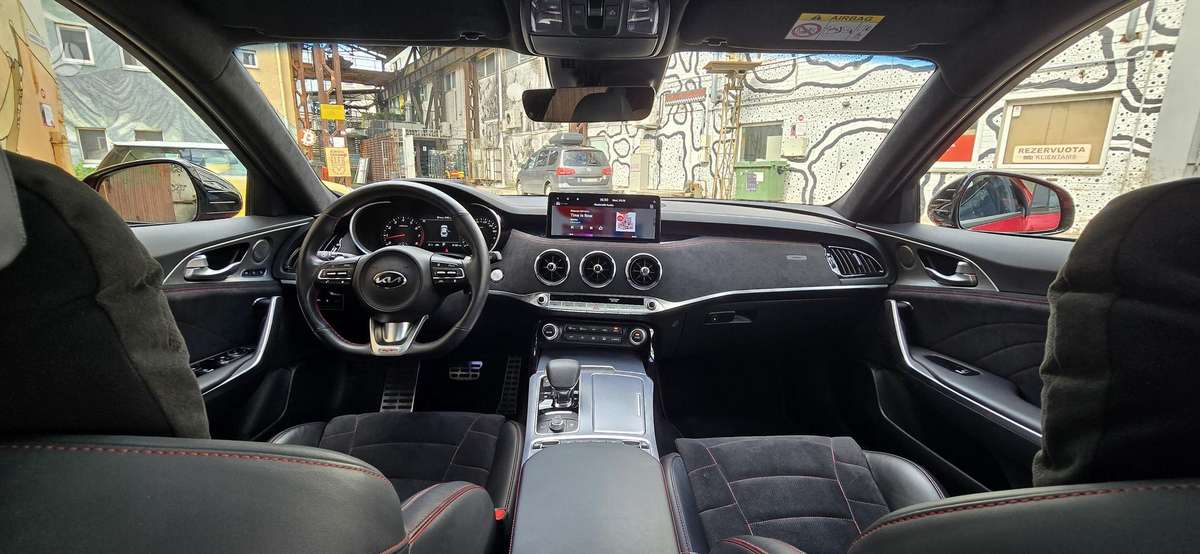 Kia Stinger, 3.3 l., hatchback