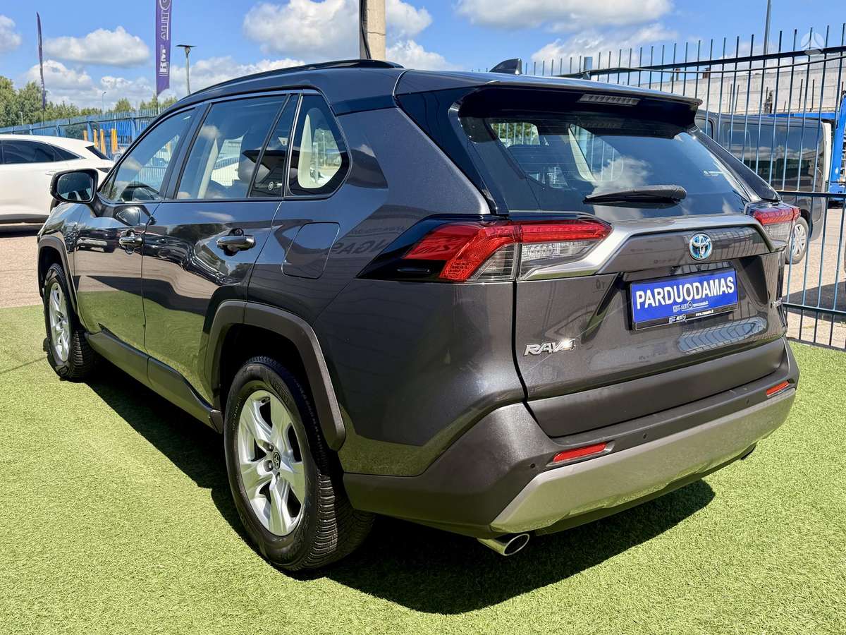 Toyota RAV4 - 8