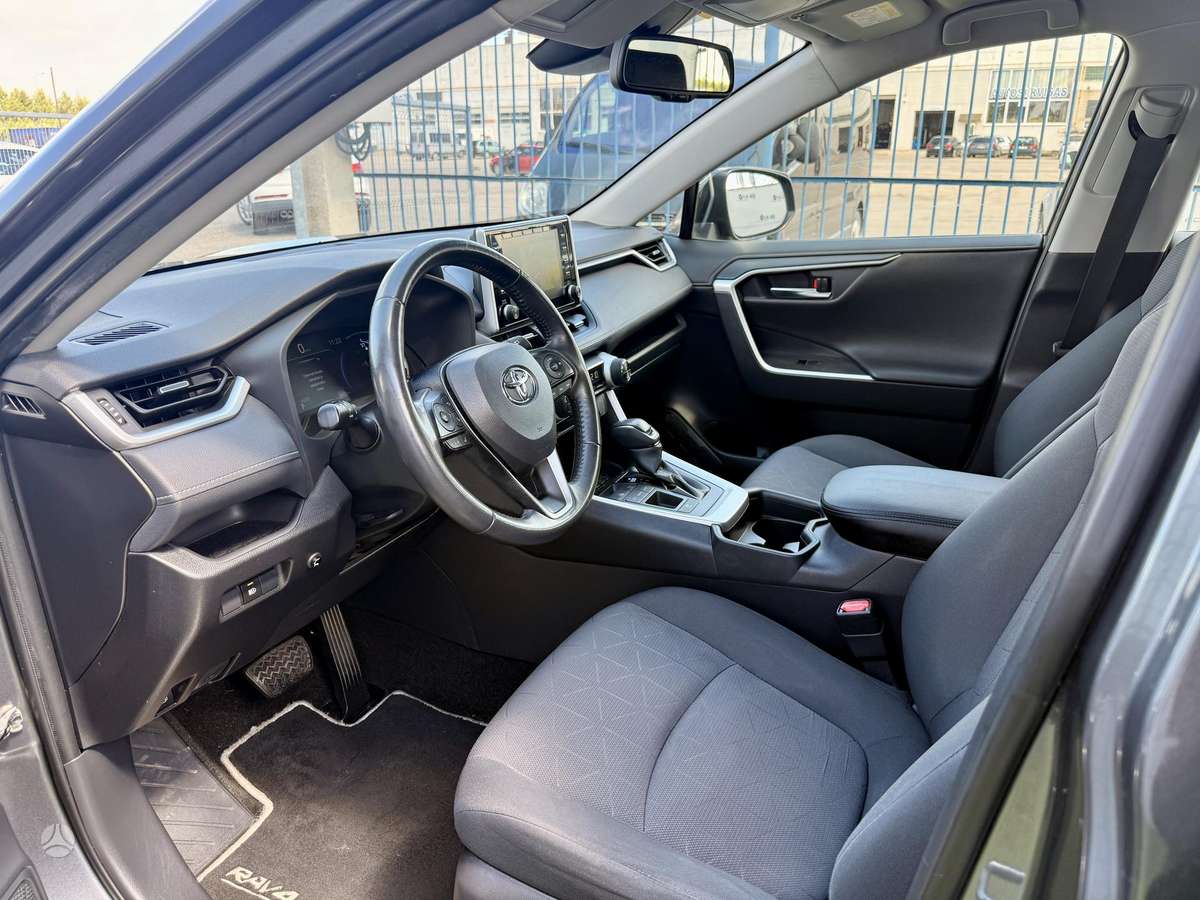 Toyota RAV4 - 11