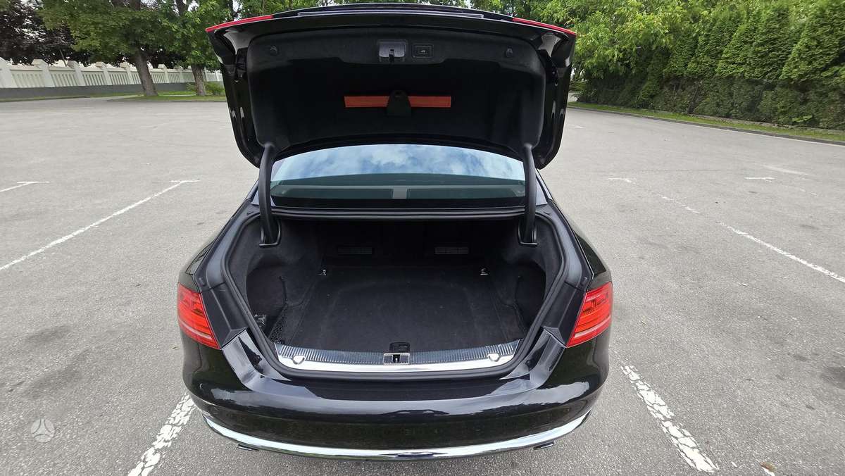 Audi A8, 3.0 l., Седан