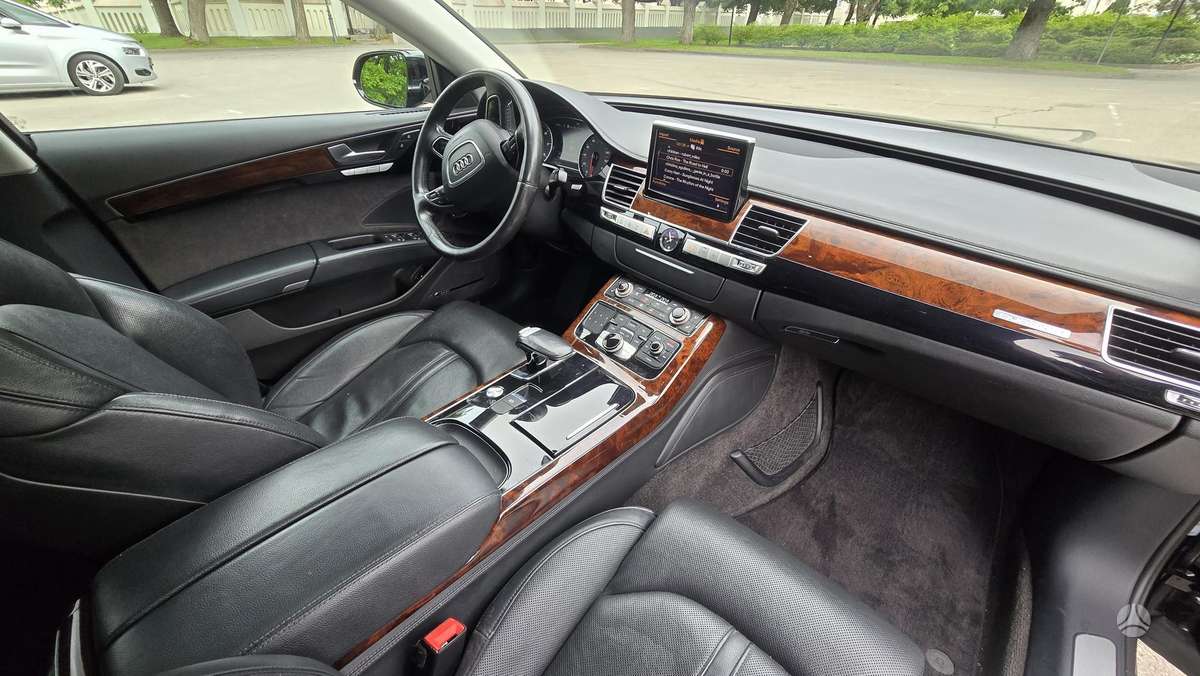 Audi A8, 3.0 l., Седан