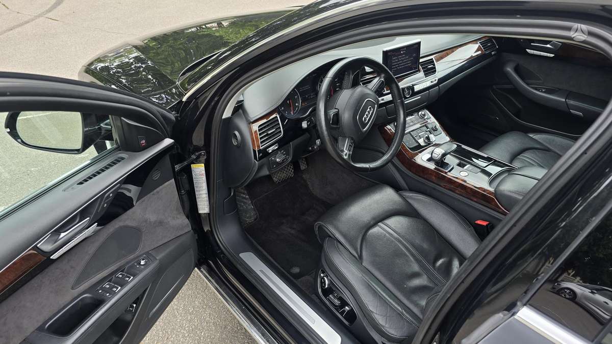Audi A8, 3.0 l., Седан