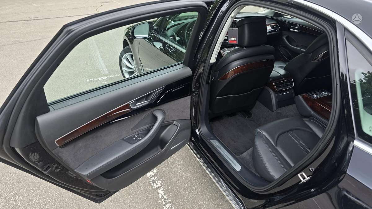 Audi A8, 3.0 l., Седан