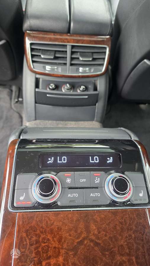 Audi A8, 3.0 l., Седан