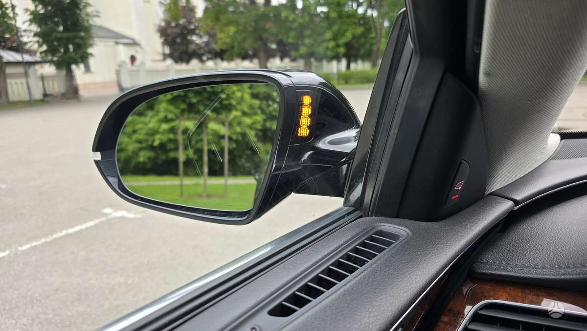 Audi A8, 3.0 l., Седан