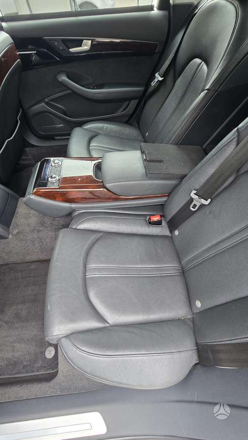 Audi A8, 3.0 l., Седан