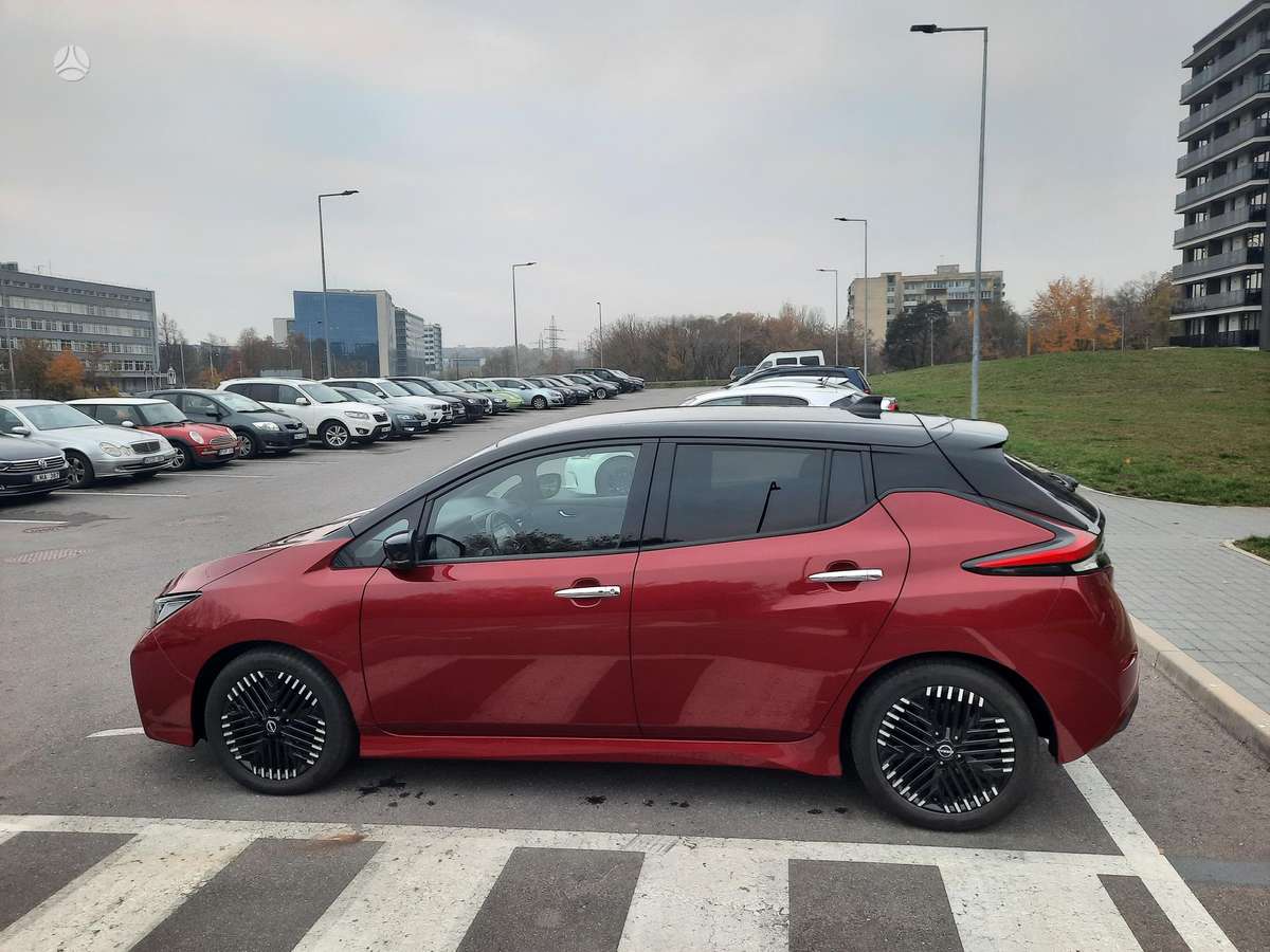 Nissan Leaf, 40 kWh, hatchback